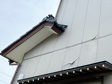 外壁ひび割れ補修