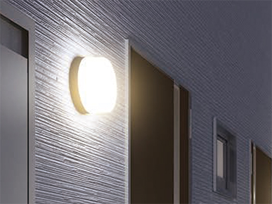 玄関ポーチライトの取替