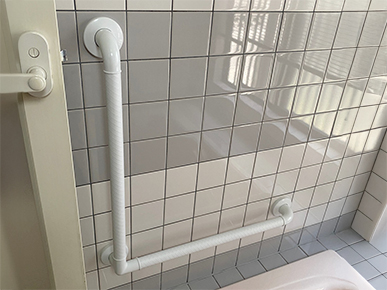 樹脂製手摺取り付け